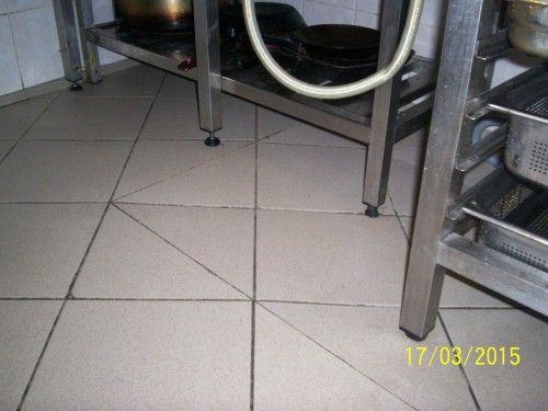 06 Chrudim podlaha a stěna v kuchyni po sanitaci