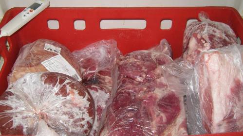 zamražené maso dodané do provozovny jako chlazené